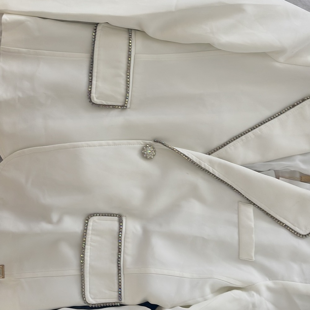 Blazer - Picture 3 of 3